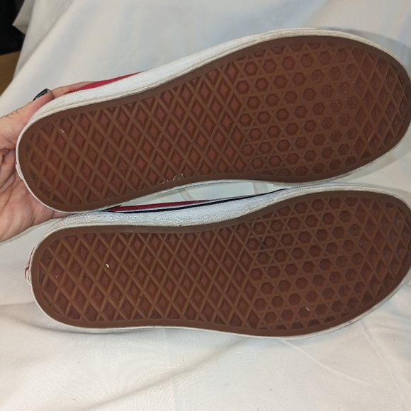 Red vans - Picture 4 of 4